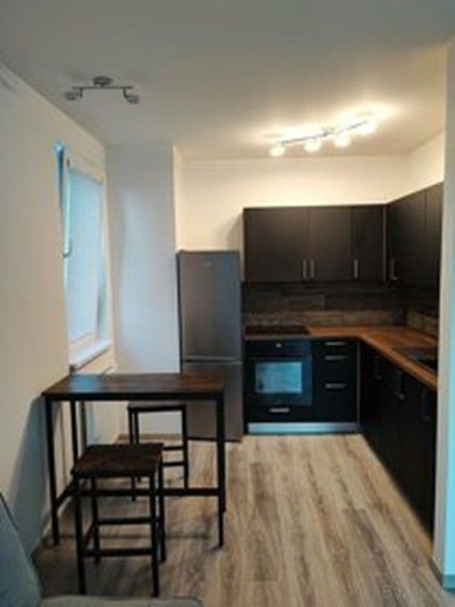 Pronájem bytu 2+1 45 m², Ivanská cesta, Ružinov, Bratislavský kraj Pronájem bytu 2+1 45 m², Ivanská cesta, Ružinov, Bratislavský kraj