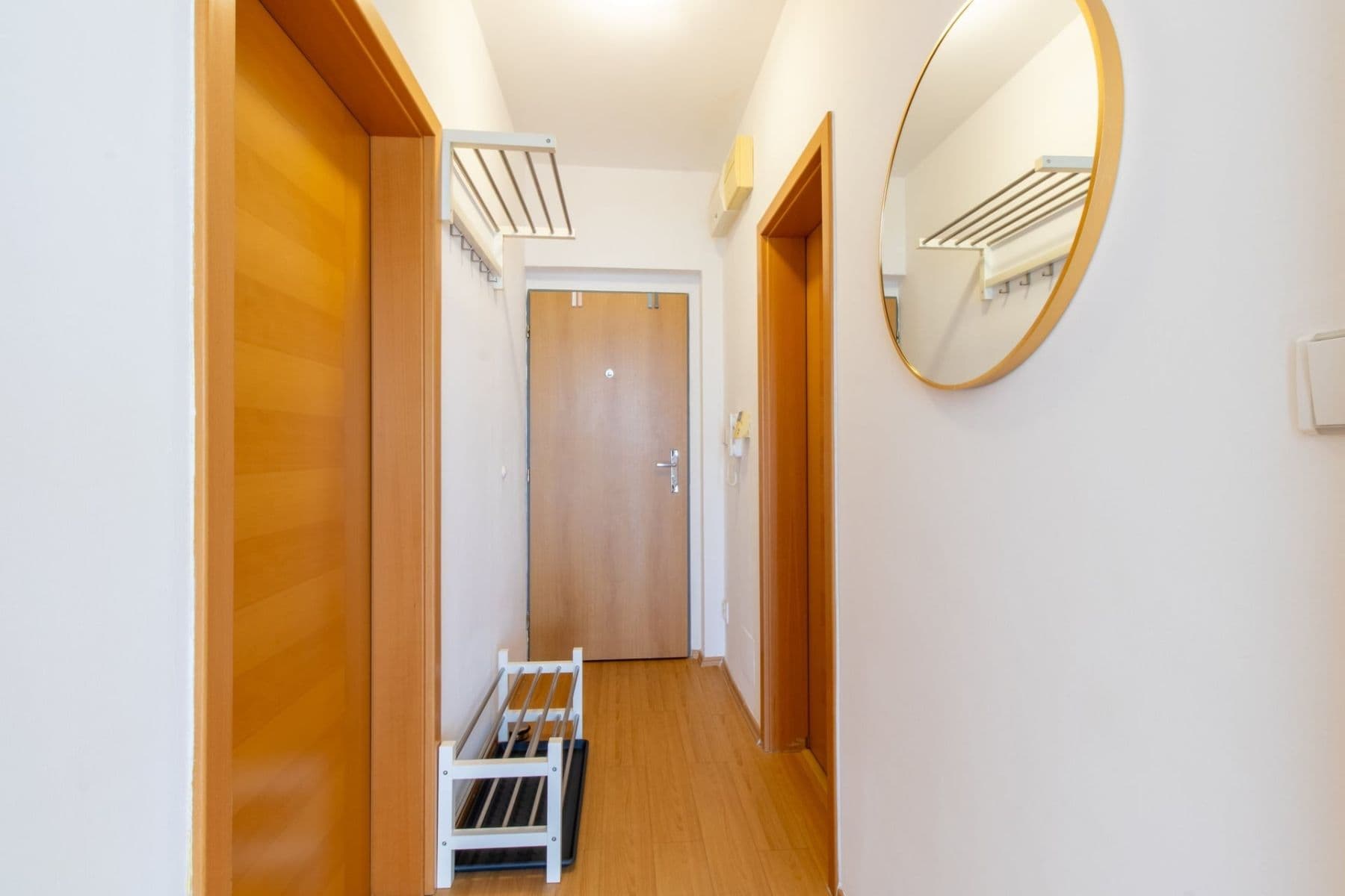 Pronájem bytu 2+kk 60 m², Nad mlýnským potokem, Praha, Praha Pronájem bytu 2+kk 60 m², Nad mlýnským potokem, Praha, Praha