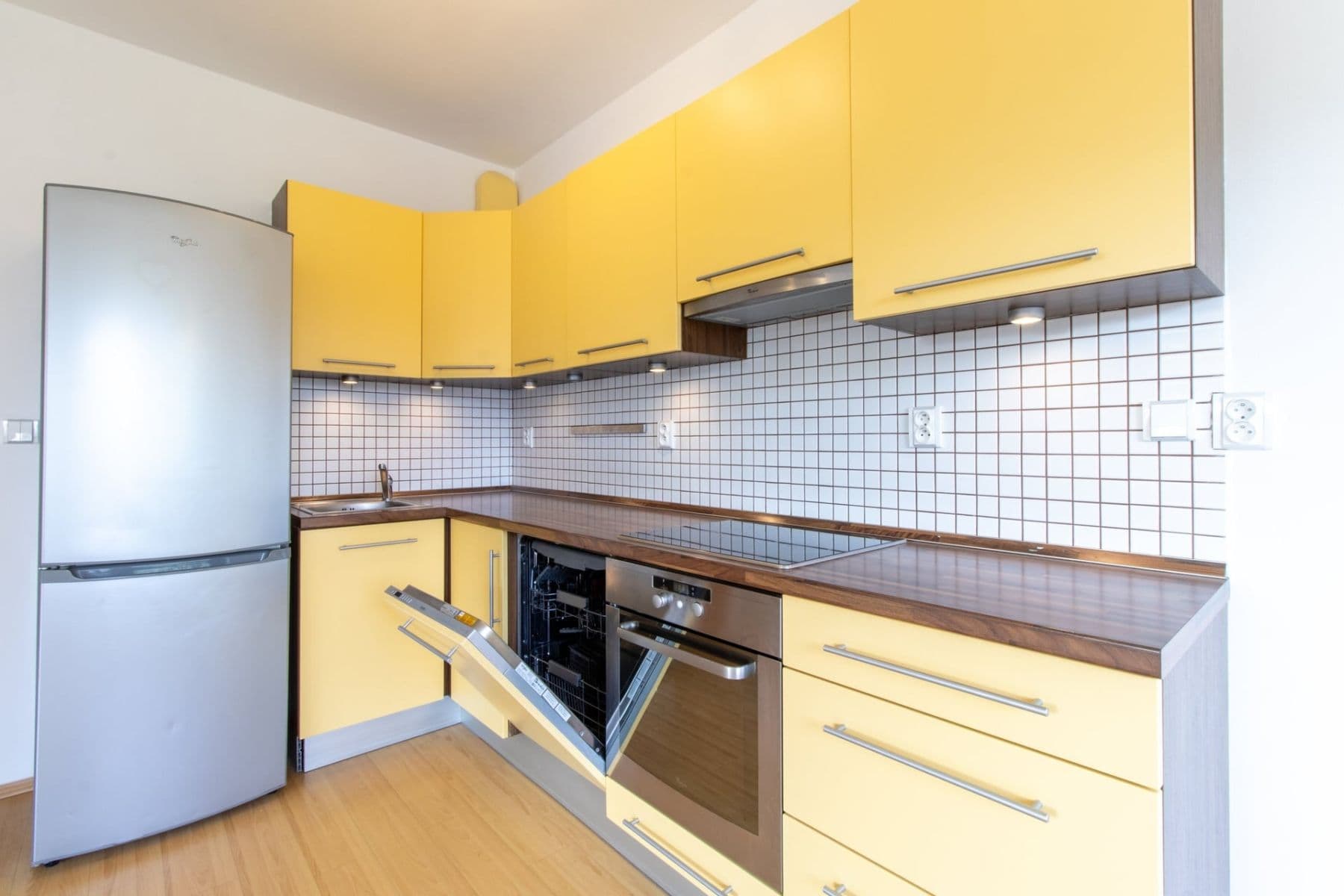 Pronájem bytu 2+kk 60 m², Nad mlýnským potokem, Praha, Praha Pronájem bytu 2+kk 60 m², Nad mlýnským potokem, Praha, Praha