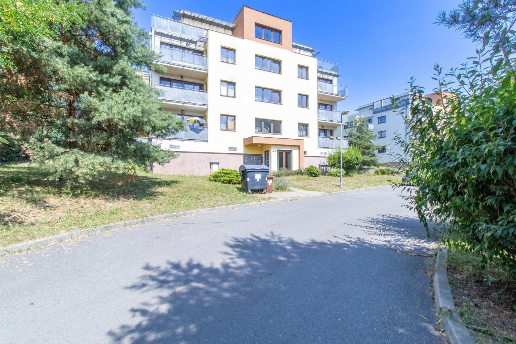 Pronájem bytu 2+kk 60 m², Nad mlýnským potokem, Praha, Praha Pronájem bytu 2+kk 60 m², Nad mlýnským potokem, Praha, Praha