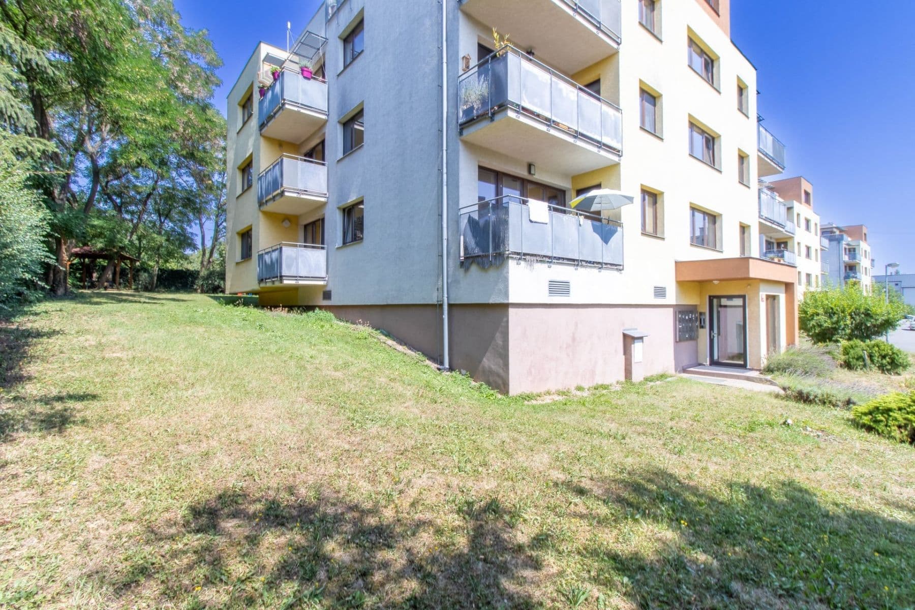 Pronájem bytu 2+kk 60 m², Nad mlýnským potokem, Praha, Praha Pronájem bytu 2+kk 60 m², Nad mlýnským potokem, Praha, Praha