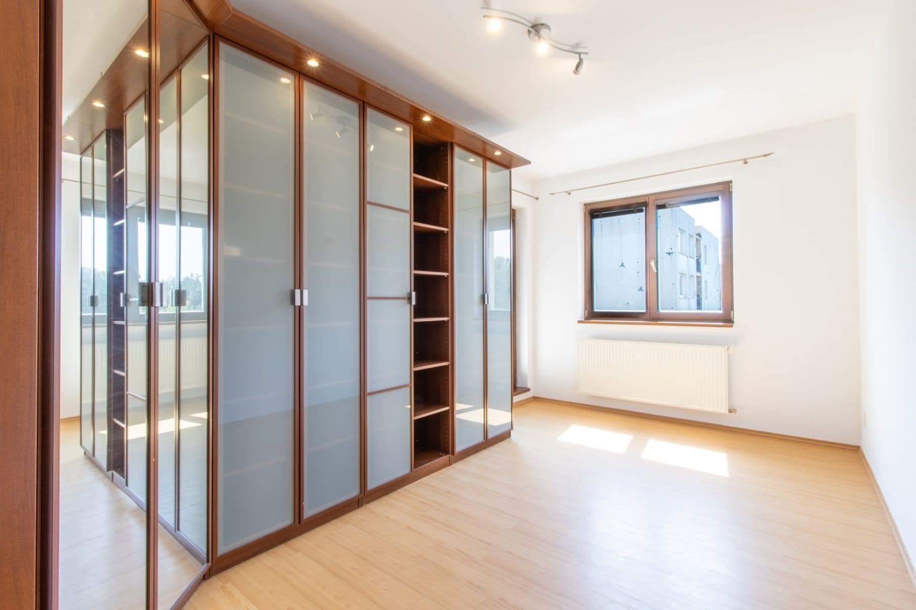 Pronájem bytu 2+kk 60 m², Nad mlýnským potokem, Praha, Praha Pronájem bytu 2+kk 60 m², Nad mlýnským potokem, Praha, Praha