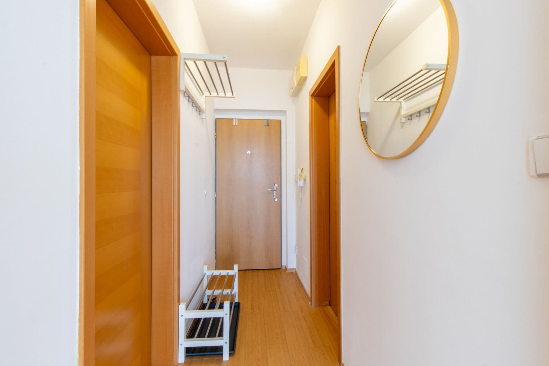 Pronájem bytu 2+kk 60 m², Nad mlýnským potokem, Praha, Praha Pronájem bytu 2+kk 60 m², Nad mlýnským potokem, Praha, Praha