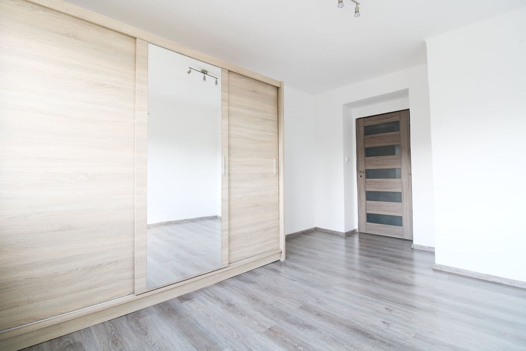 Pronájem bytu 2+kk 54 m², Jaroslava Foglara, Kladno, Středočeský kraj Pronájem bytu 2+kk 54 m², Jaroslava Foglara, Kladno, Středočeský kraj
