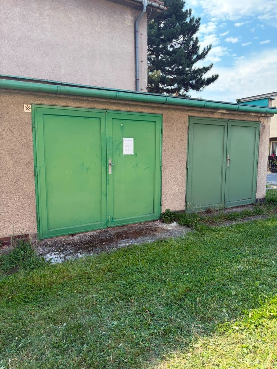 Pronájem garáže 18 m², U Chodníčku, Staré Město, Moravskoslezský kraj Pronájem garáže 18 m², U Chodníčku, Staré Město, Moravskoslezský kraj