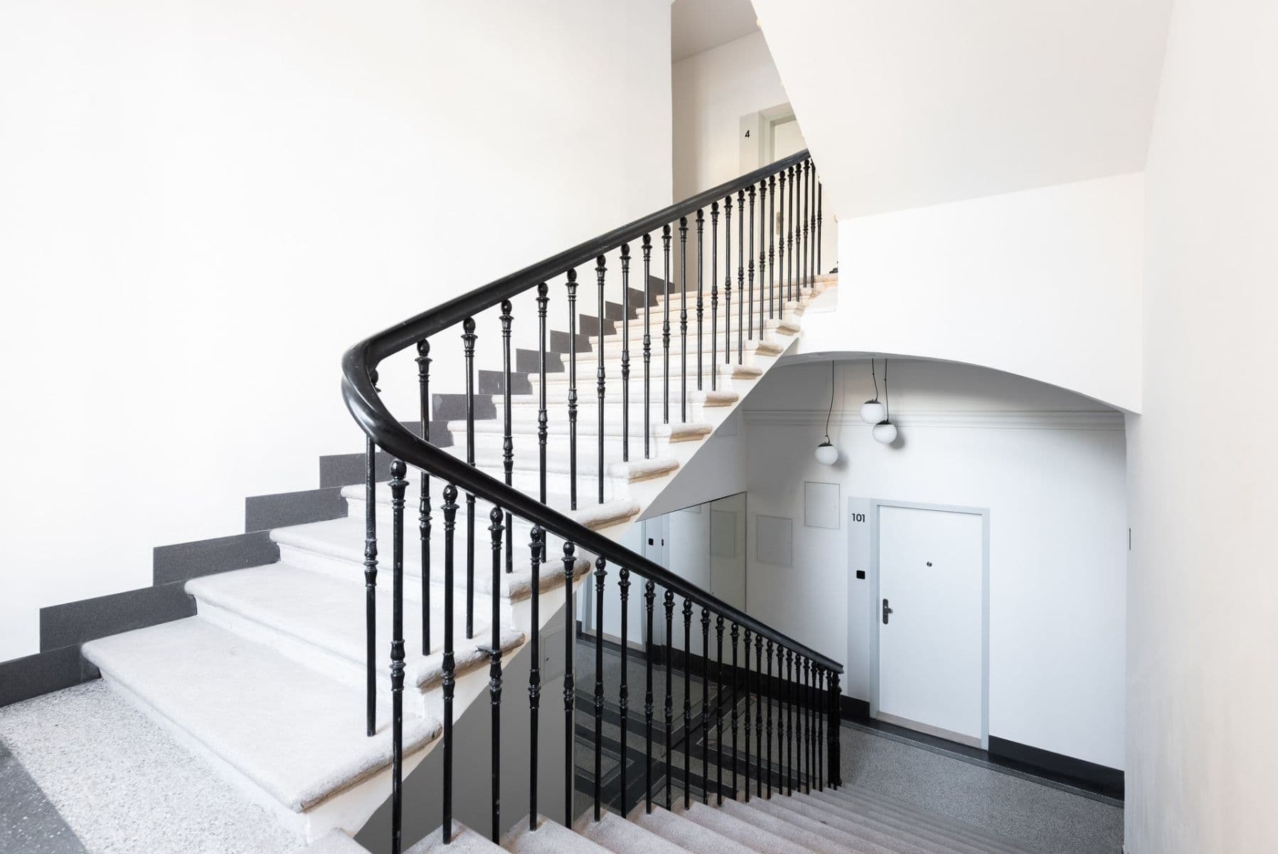 Prodej bytu 2+1 105 m², Karlínské náměstí, Praha, Praha Prodej bytu 2+1 105 m², Karlínské náměstí, Praha, Praha