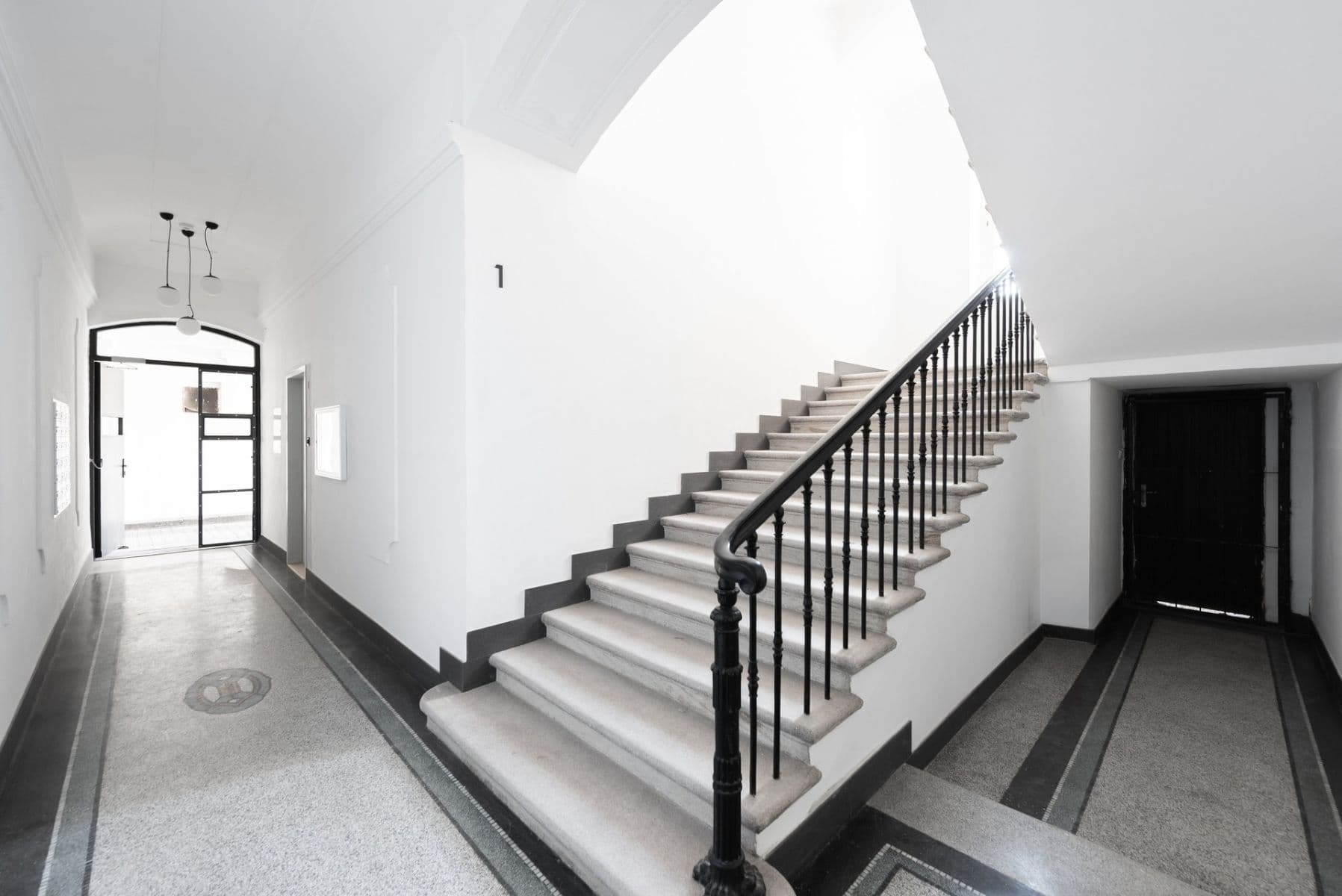 Prodej bytu 2+1 105 m², Karlínské náměstí, Praha, Praha Prodej bytu 2+1 105 m², Karlínské náměstí, Praha, Praha
