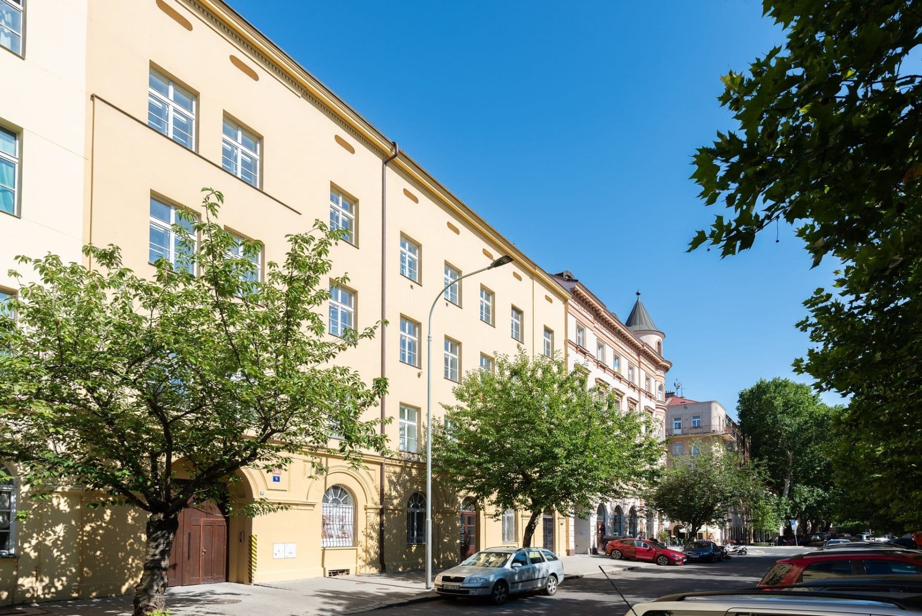 Prodej bytu 2+1 105 m², Karlínské náměstí, Praha, Praha Prodej bytu 2+1 105 m², Karlínské náměstí, Praha, Praha