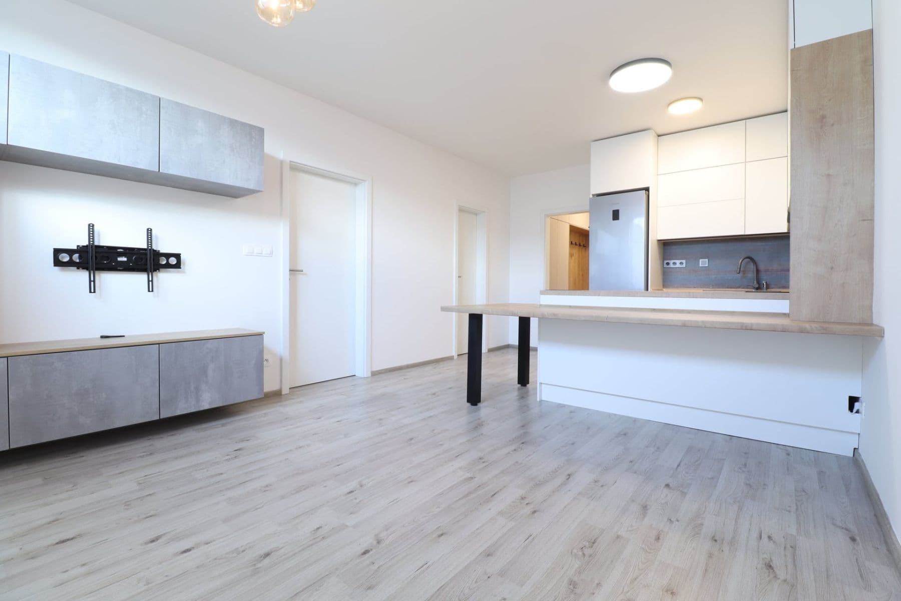 Pronájem bytu 2+kk 53 m², Velvarská, Horoměřice, Středočeský kraj Pronájem bytu 2+kk 53 m², Velvarská, Horoměřice, Středočeský kraj
