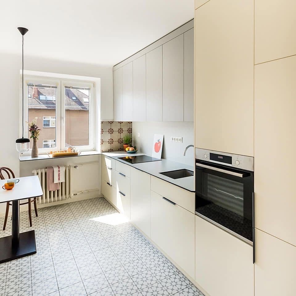 Pronájem bytu 2+1 54 m², 28. pluku, Praha, Praha Pronájem bytu 2+1 54 m², 28. pluku, Praha, Praha
