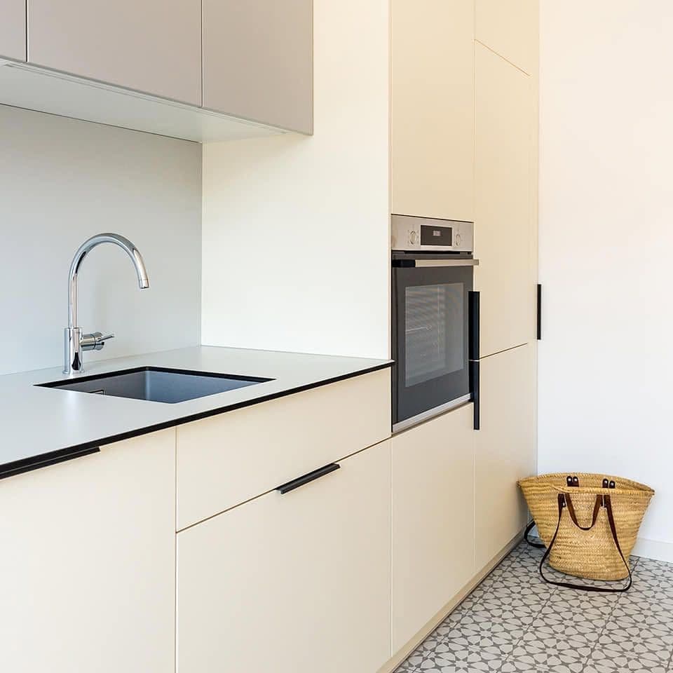 Pronájem bytu 2+1 54 m², 28. pluku, Praha, Praha Pronájem bytu 2+1 54 m², 28. pluku, Praha, Praha