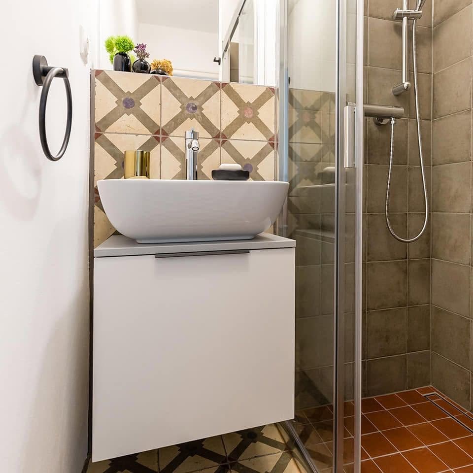 Pronájem bytu 2+1 54 m², 28. pluku, Praha, Praha Pronájem bytu 2+1 54 m², 28. pluku, Praha, Praha