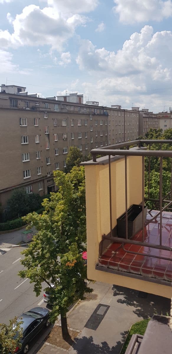 Pronájem bytu 2+1 54 m², 28. pluku, Praha, Praha Pronájem bytu 2+1 54 m², 28. pluku, Praha, Praha