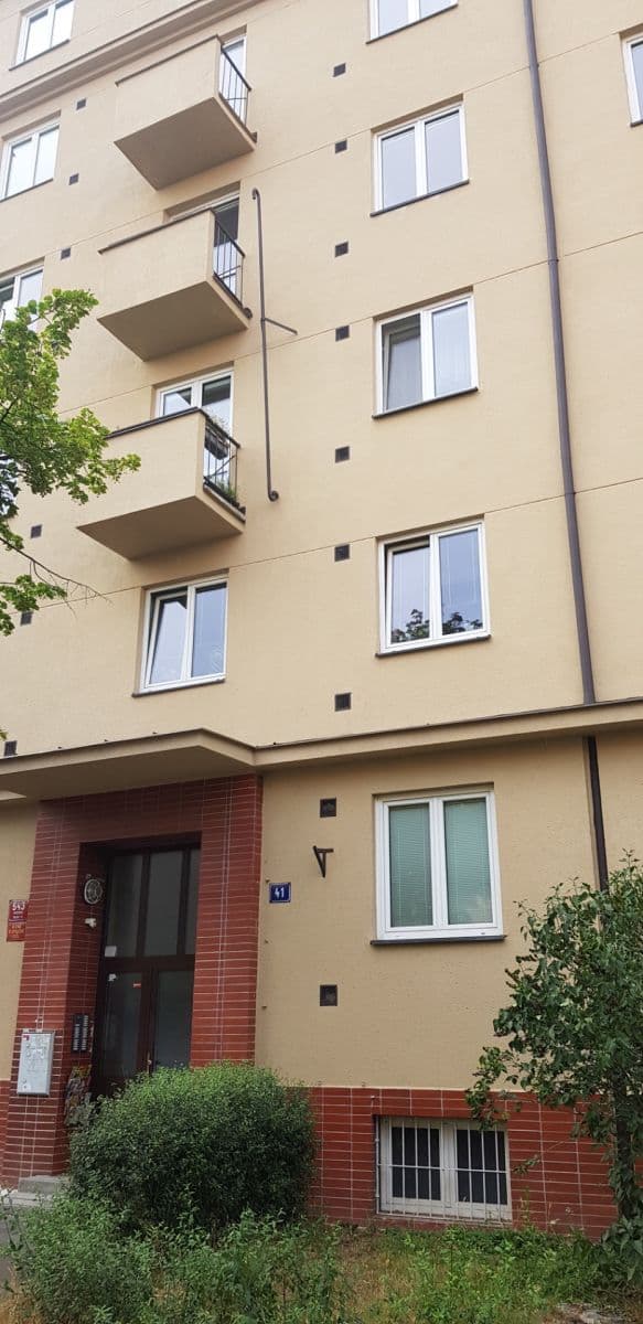 Pronájem bytu 2+1 54 m², 28. pluku, Praha, Praha Pronájem bytu 2+1 54 m², 28. pluku, Praha, Praha