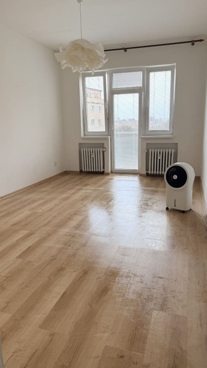 Pronájem bytu 1+1 43 m², Petra Rezka, Praha, Praha Pronájem bytu 1+1 43 m², Petra Rezka, Praha, Praha