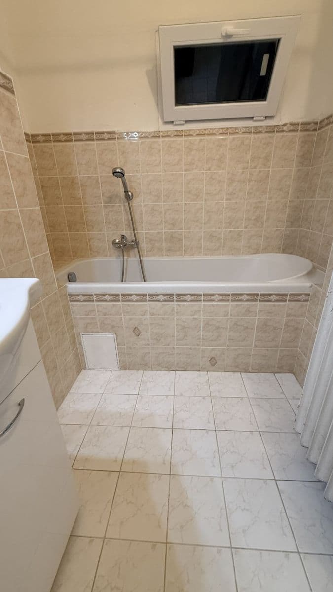 Pronájem bytu 1+1 43 m², Petra Rezka, Praha, Praha Pronájem bytu 1+1 43 m², Petra Rezka, Praha, Praha