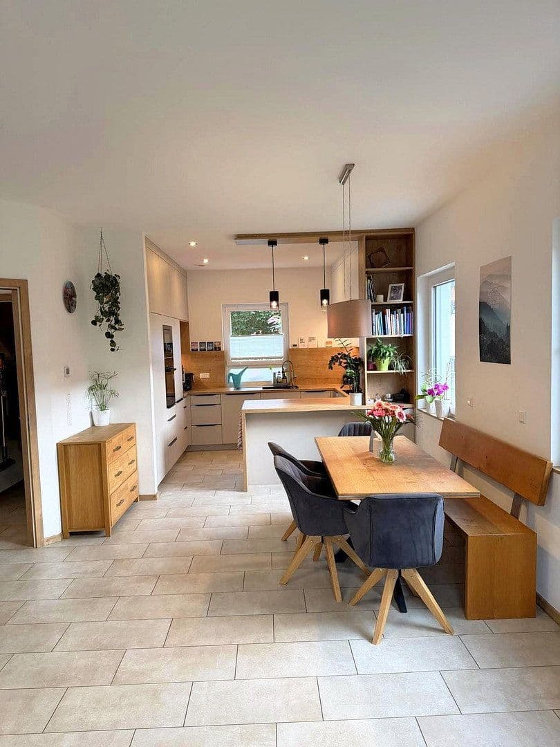 Prodej domu 151 m², pozemek 815 m², Schlüchtern, Hessen Prodej domu 151 m², pozemek 815 m², Schlüchtern, Hessen