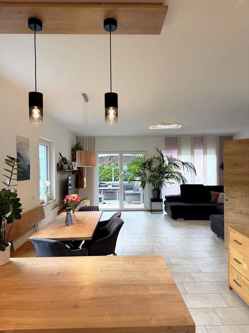 Prodej domu 151 m², pozemek 815 m², Schlüchtern, Hessen Prodej domu 151 m², pozemek 815 m², Schlüchtern, Hessen