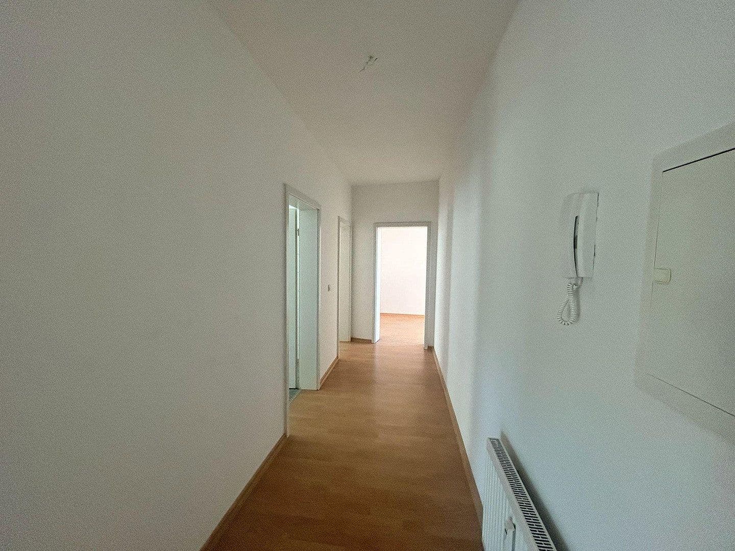 Pronájem bytu 3+1 87 m², Goldbachstraße 8, Hohenstein-Ernstthal, Sasko Pronájem bytu 3+1 87 m², Goldbachstraße 8, Hohenstein-Ernstthal, Sasko