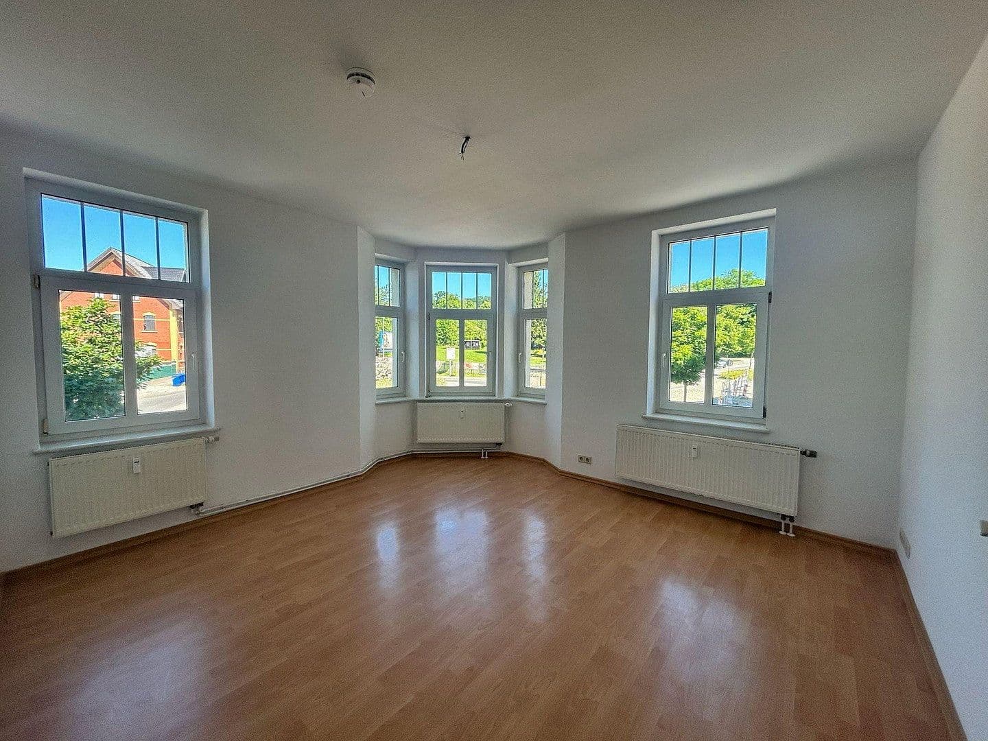 Pronájem bytu 3+1 87 m², Goldbachstraße 8, Hohenstein-Ernstthal, Sasko Pronájem bytu 3+1 87 m², Goldbachstraße 8, Hohenstein-Ernstthal, Sasko