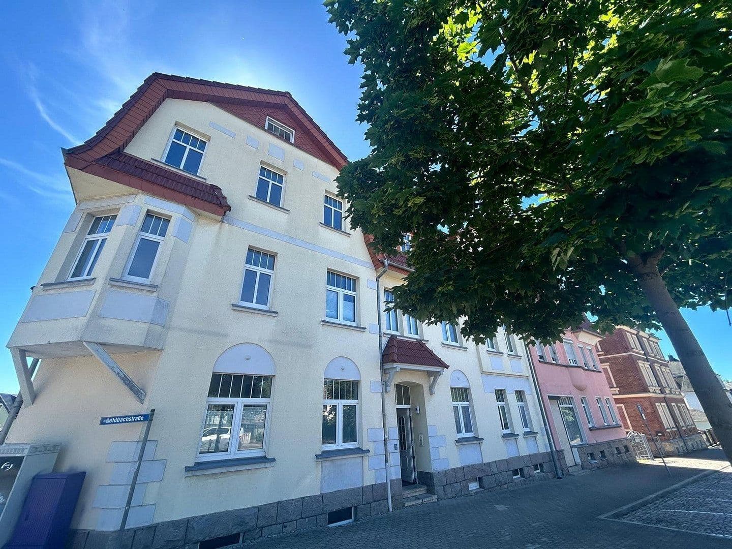 Pronájem bytu 3+1 87 m², Goldbachstraße 8, Hohenstein-Ernstthal, Sasko Pronájem bytu 3+1 87 m², Goldbachstraße 8, Hohenstein-Ernstthal, Sasko