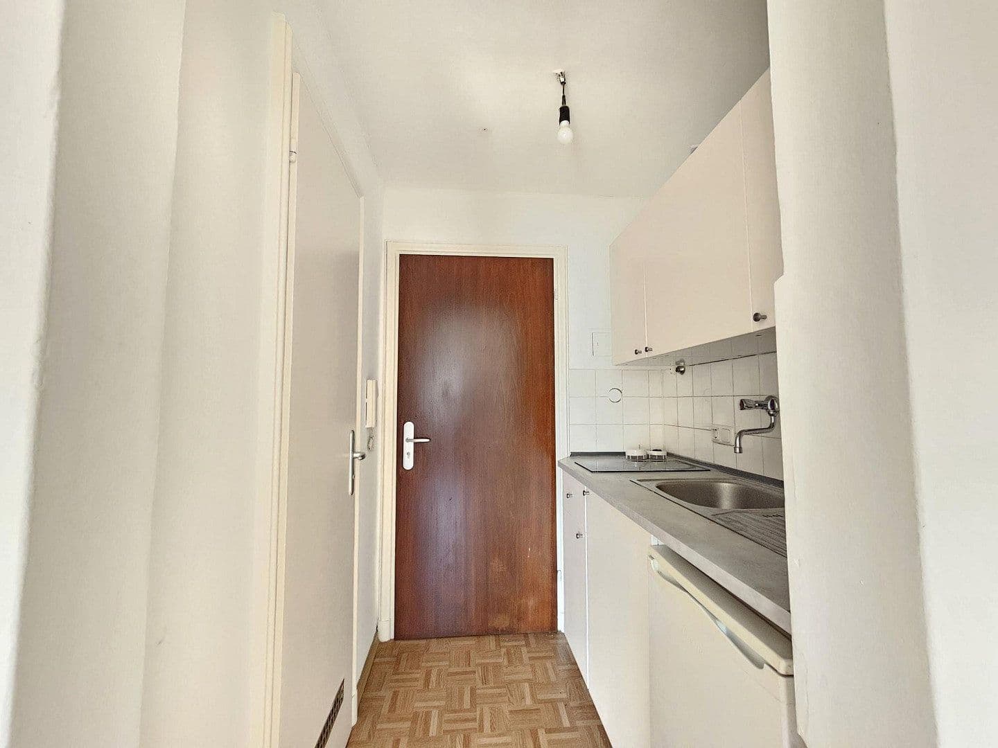 Pronájem bytu 1+1 23 m², Brecherspitzstraße 3, München, Bavorsko Pronájem bytu 1+1 23 m², Brecherspitzstraße 3, München, Bavorsko