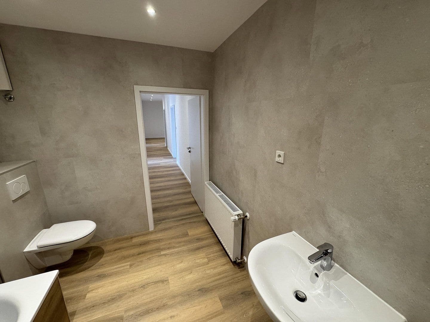 Pronájem bytu 3+1 105 m², Bahnhofstraße 4, Wiedensahl, Dolní Sasko Pronájem bytu 3+1 105 m², Bahnhofstraße 4, Wiedensahl, Dolní Sasko