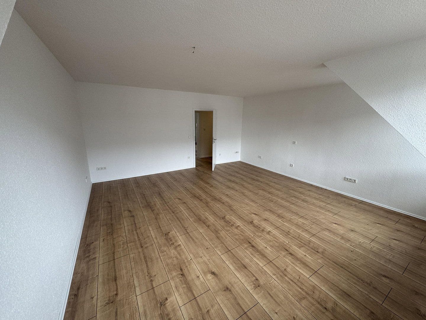 Pronájem bytu 3+1 105 m², Bahnhofstraße 4, Wiedensahl, Dolní Sasko Pronájem bytu 3+1 105 m², Bahnhofstraße 4, Wiedensahl, Dolní Sasko