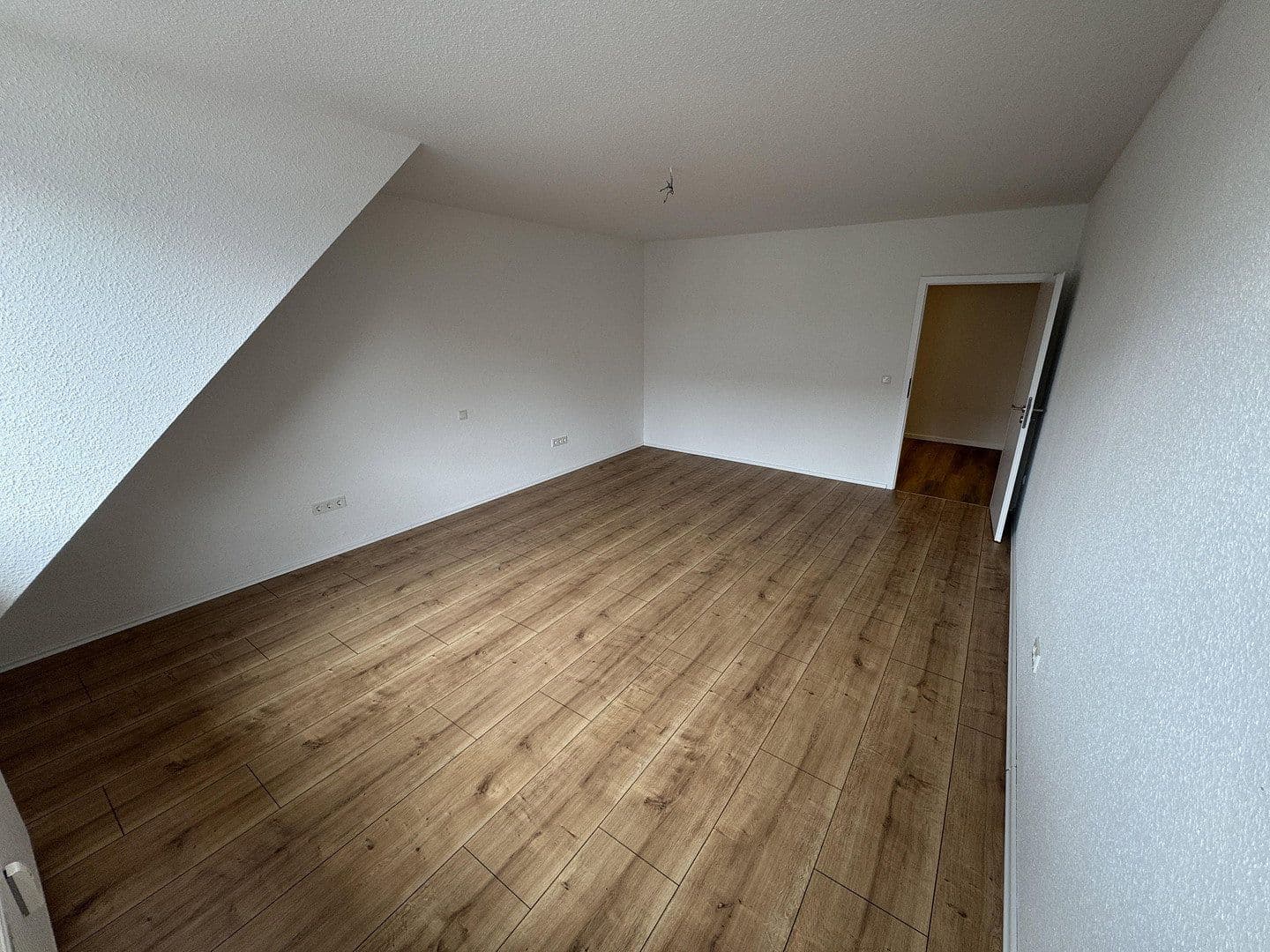 Pronájem bytu 3+1 105 m², Bahnhofstraße 4, Wiedensahl, Dolní Sasko Pronájem bytu 3+1 105 m², Bahnhofstraße 4, Wiedensahl, Dolní Sasko