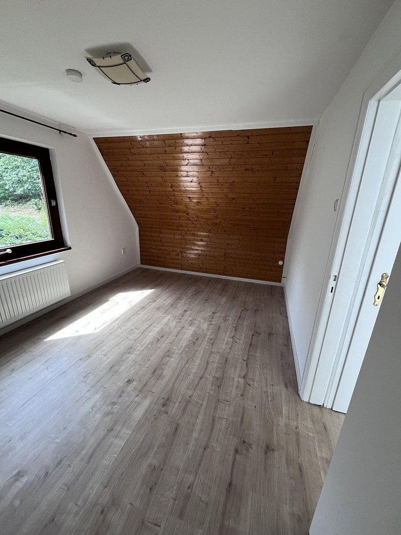 Pronájem domu 100 m², pozemek 1.005 m², Neugrabener Bahnhofstr. 127, Hamburg, Hamburg Pronájem domu 100 m², pozemek 1.005 m², Neugrabener Bahnhofstr. 127, Hamburg, Hamburg
