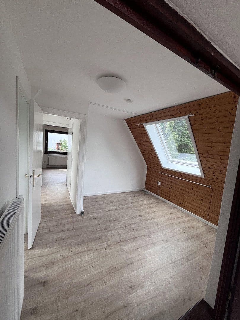 Pronájem domu 100 m², pozemek 1.005 m², Neugrabener Bahnhofstr. 127, Hamburg, Hamburg Pronájem domu 100 m², pozemek 1.005 m², Neugrabener Bahnhofstr. 127, Hamburg, Hamburg