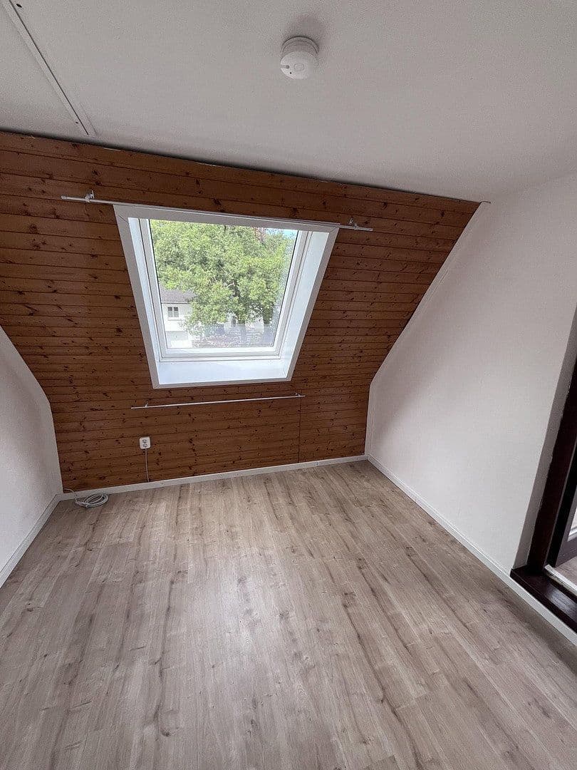 Pronájem domu 100 m², pozemek 1.005 m², Neugrabener Bahnhofstr. 127, Hamburg, Hamburg Pronájem domu 100 m², pozemek 1.005 m², Neugrabener Bahnhofstr. 127, Hamburg, Hamburg