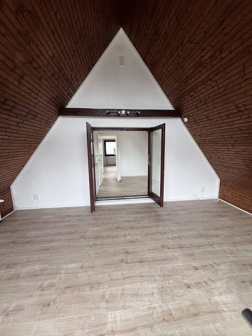 Pronájem domu 100 m², pozemek 1.005 m², Neugrabener Bahnhofstr. 127, Hamburg, Hamburg Pronájem domu 100 m², pozemek 1.005 m², Neugrabener Bahnhofstr. 127, Hamburg, Hamburg