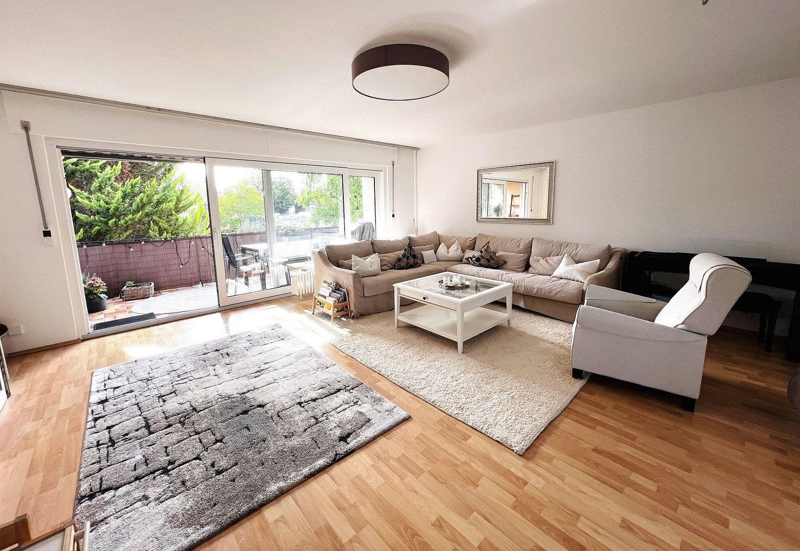 Pronájem bytu 3+kk 105 m², Apoldaer Weg 5, Mannheim, Bádensko-Württembersko Pronájem bytu 3+kk 105 m², Apoldaer Weg 5, Mannheim, Bádensko-Württembersko