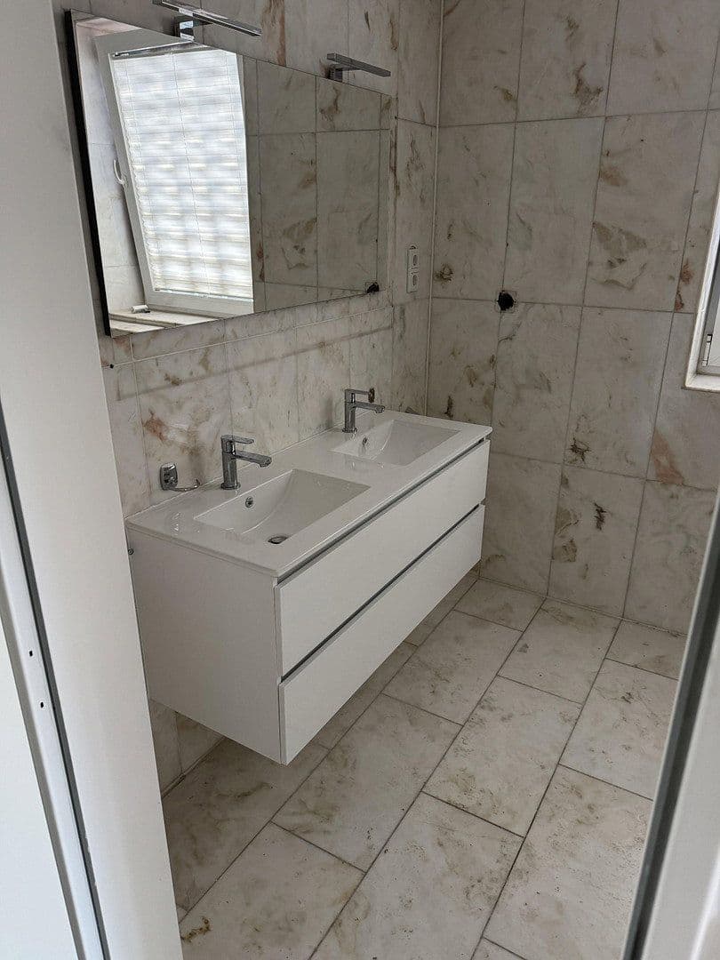 Pronájem bytu 2+1 70 m², Am Weidengraben 48, Duisburg, Severní Porýní-Vestfálsko Pronájem bytu 2+1 70 m², Am Weidengraben 48, Duisburg, Severní Porýní-Vestfálsko