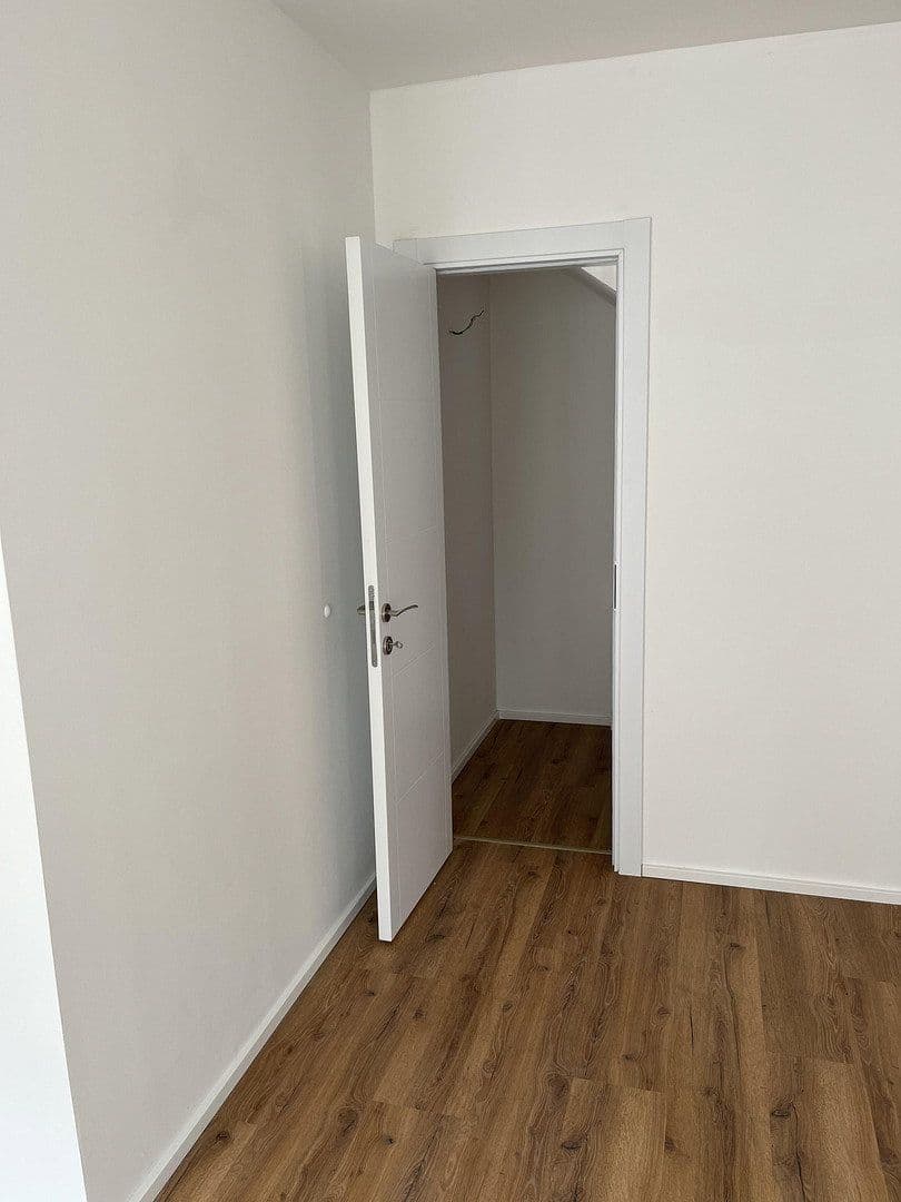 Pronájem bytu 3+1 85 m², Waghäuselerstraße, Neulußheim, Bádensko-Württembersko Pronájem bytu 3+1 85 m², Waghäuselerstraße, Neulußheim, Bádensko-Württembersko