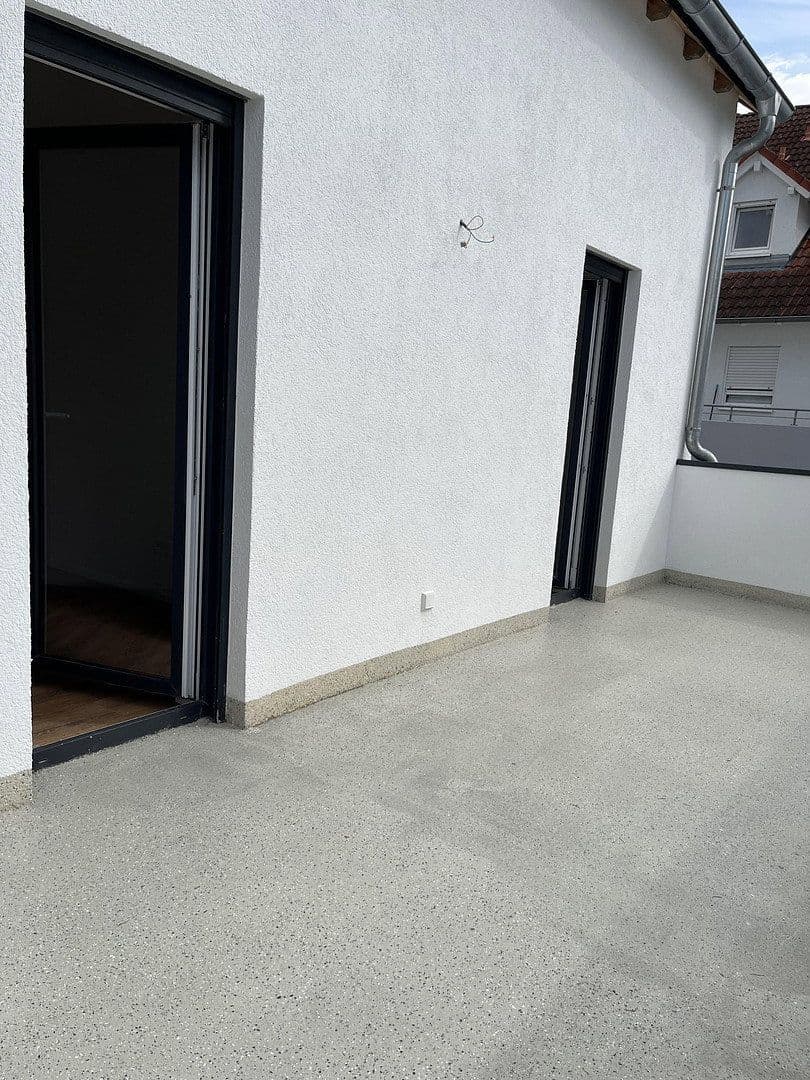 Pronájem bytu 3+1 85 m², Waghäuselerstraße, Neulußheim, Bádensko-Württembersko Pronájem bytu 3+1 85 m², Waghäuselerstraße, Neulußheim, Bádensko-Württembersko