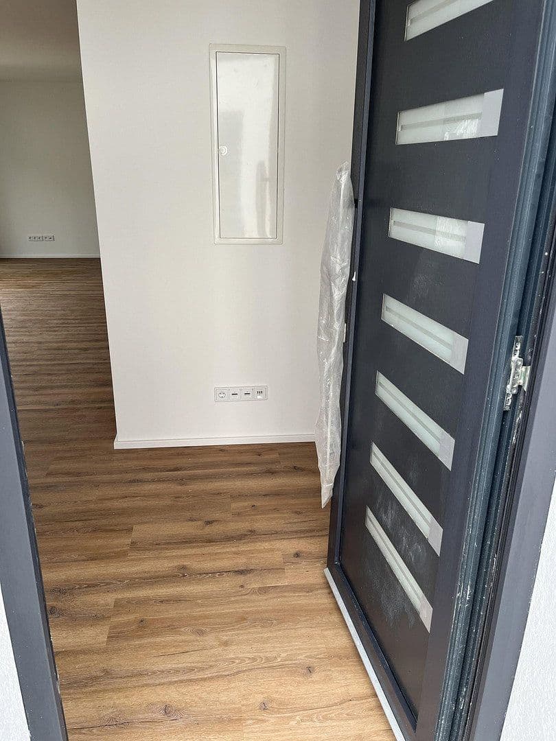 Pronájem bytu 3+1 85 m², Waghäuselerstraße, Neulußheim, Bádensko-Württembersko Pronájem bytu 3+1 85 m², Waghäuselerstraße, Neulußheim, Bádensko-Württembersko