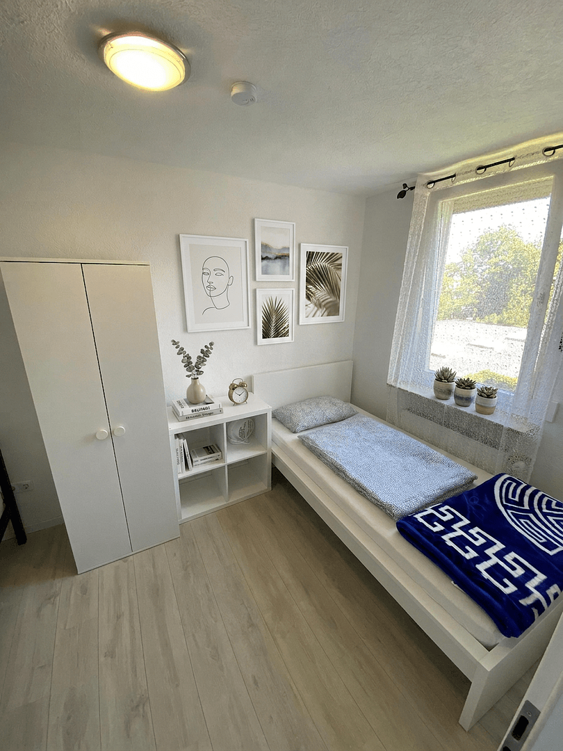 Pronájem bytu 3+1 60 m², Kirchtalstr. 24, Stuttgart, Bádensko-Württembersko Pronájem bytu 3+1 60 m², Kirchtalstr. 24, Stuttgart, Bádensko-Württembersko