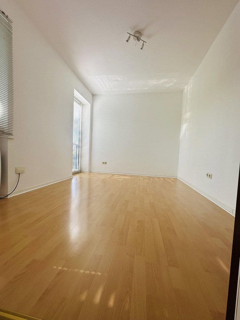 Pronájem bytu 2+1 50 m², Jugenheimer Str. 48a, Frankfurt, Hessen Pronájem bytu 2+1 50 m², Jugenheimer Str. 48a, Frankfurt, Hessen