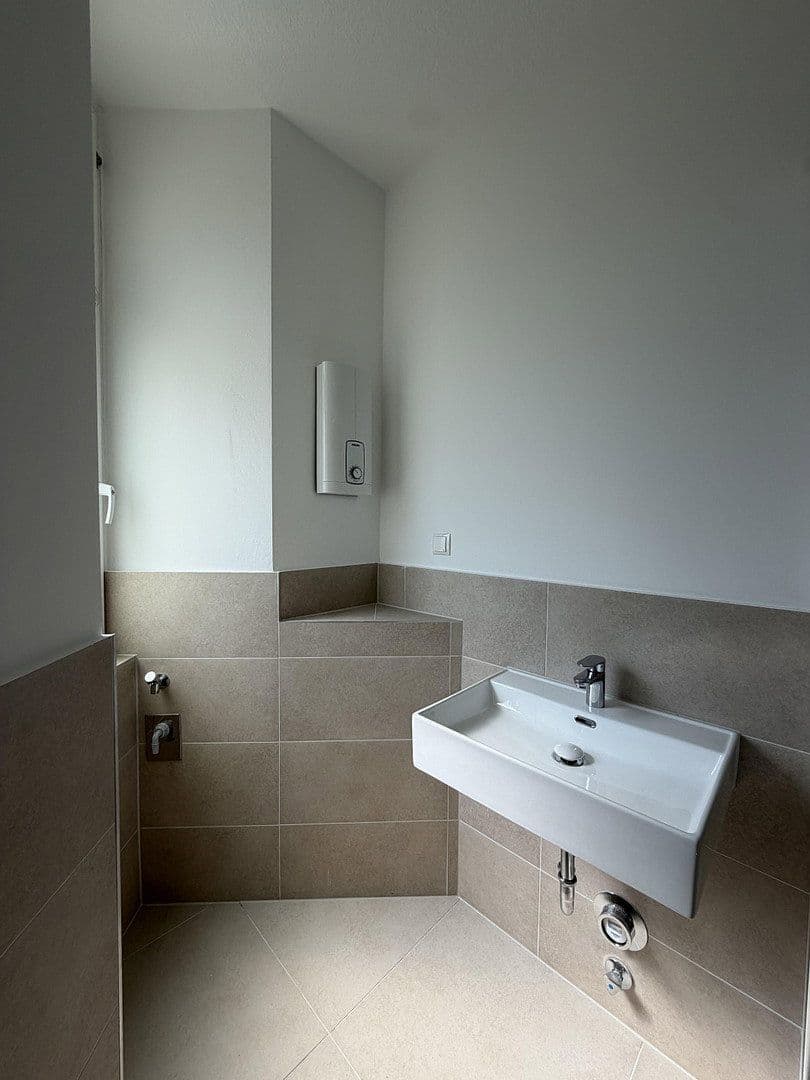 Pronájem bytu 1+1 36 m², Stolberger Straße 6, Mannheim, Bádensko-Württembersko Pronájem bytu 1+1 36 m², Stolberger Straße 6, Mannheim, Bádensko-Württembersko