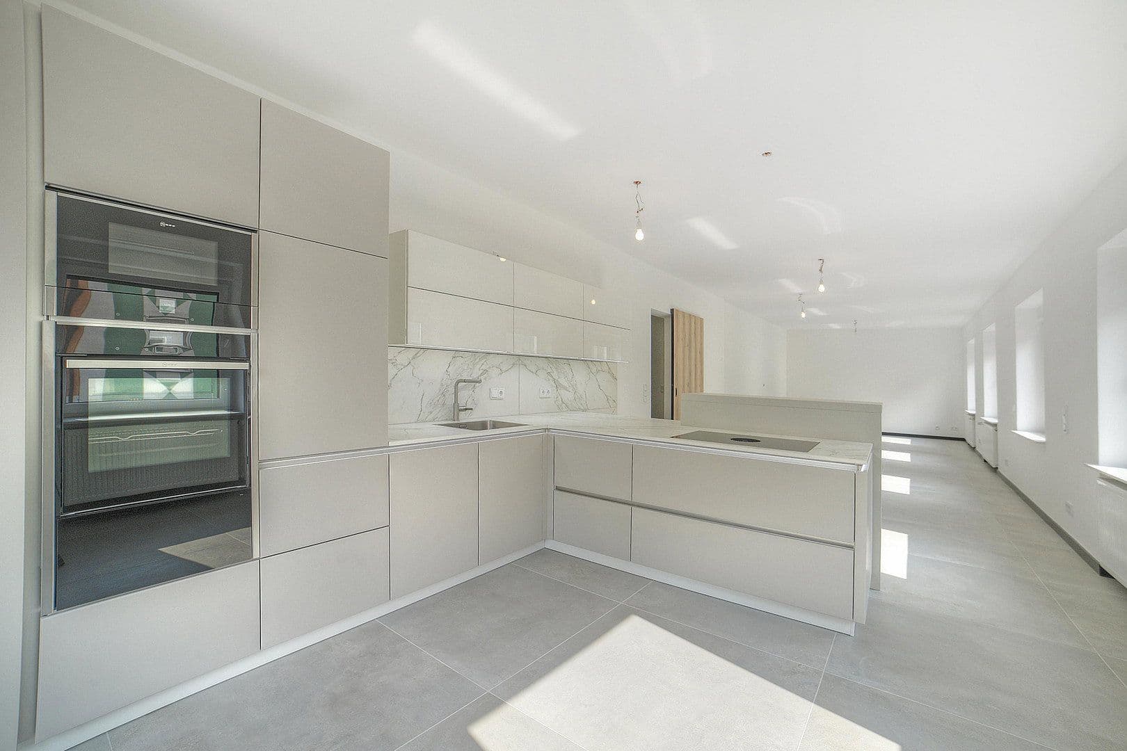 Prodej domu 942 m², pozemek 516 m², Pucherstraße 8, Fürstenfeldbruck, Bavorsko Prodej domu 942 m², pozemek 516 m², Pucherstraße 8, Fürstenfeldbruck, Bavorsko