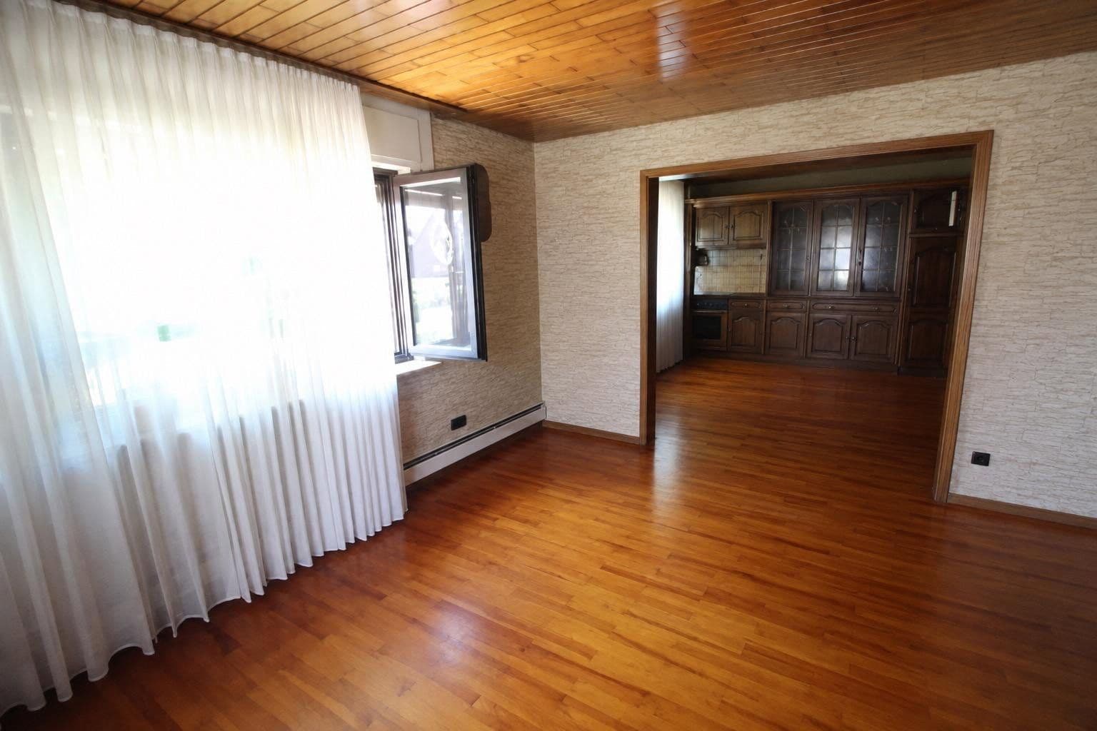 Prodej domu 152 m², pozemek 322 m², Rheinstraße 10, 76467 Bietigheim/Baden, Bietigheim, Bádensko-Württembersko Prodej domu 152 m², pozemek 322 m², Rheinstraße 10, 76467 Bietigheim/Baden, Bietigheim, Bádensko-Württembersko