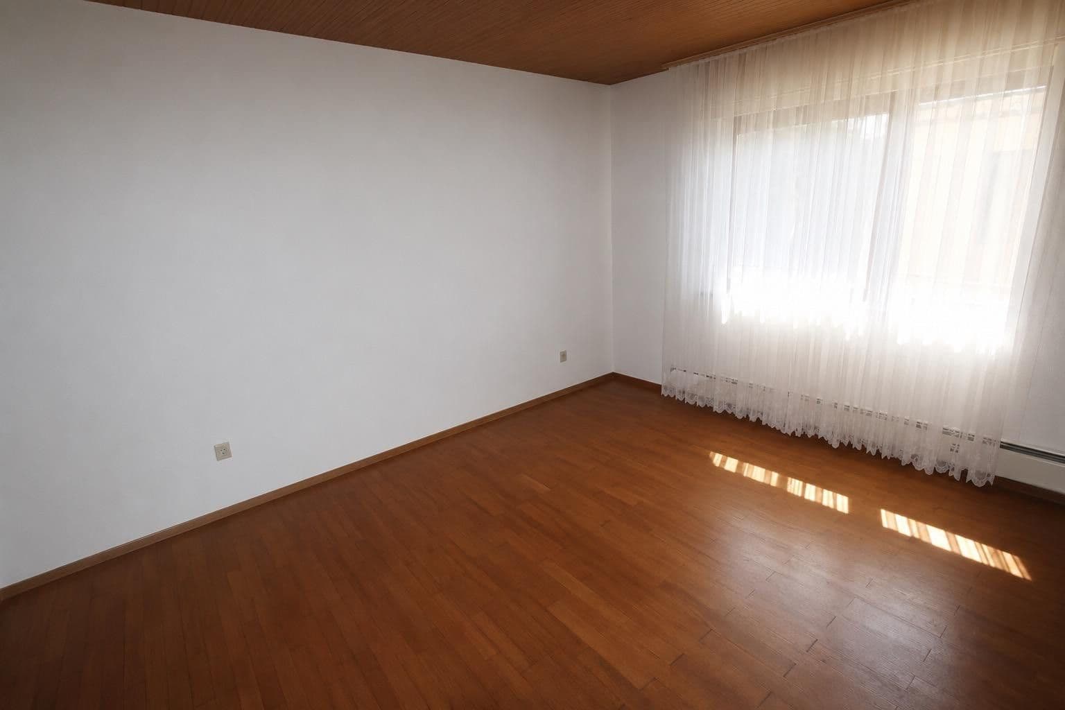 Prodej domu 152 m², pozemek 322 m², Rheinstraße 10, 76467 Bietigheim/Baden, Bietigheim, Bádensko-Württembersko Prodej domu 152 m², pozemek 322 m², Rheinstraße 10, 76467 Bietigheim/Baden, Bietigheim, Bádensko-Württembersko