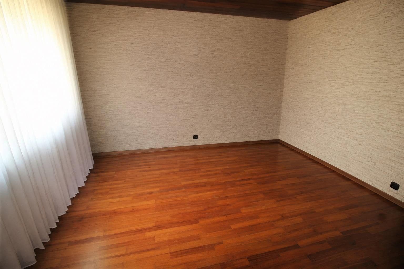 Prodej domu 152 m², pozemek 322 m², Rheinstraße 10, 76467 Bietigheim/Baden, Bietigheim, Bádensko-Württembersko Prodej domu 152 m², pozemek 322 m², Rheinstraße 10, 76467 Bietigheim/Baden, Bietigheim, Bádensko-Württembersko