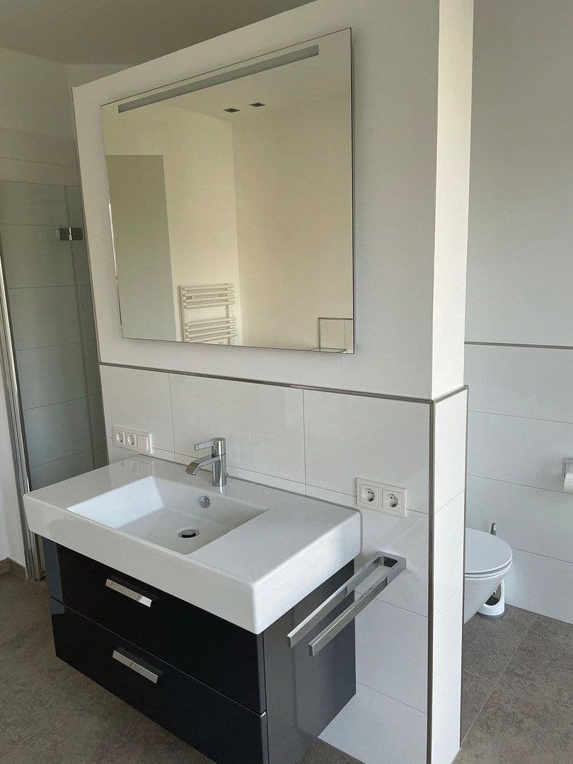 Pronájem bytu 3+1 183 m², Am Lohmühlensee 8, Duisburg, Severní Porýní-Vestfálsko Pronájem bytu 3+1 183 m², Am Lohmühlensee 8, Duisburg, Severní Porýní-Vestfálsko