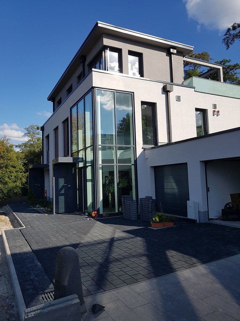 Pronájem bytu 3+1 183 m², Am Lohmühlensee 8, Duisburg, Severní Porýní-Vestfálsko Pronájem bytu 3+1 183 m², Am Lohmühlensee 8, Duisburg, Severní Porýní-Vestfálsko