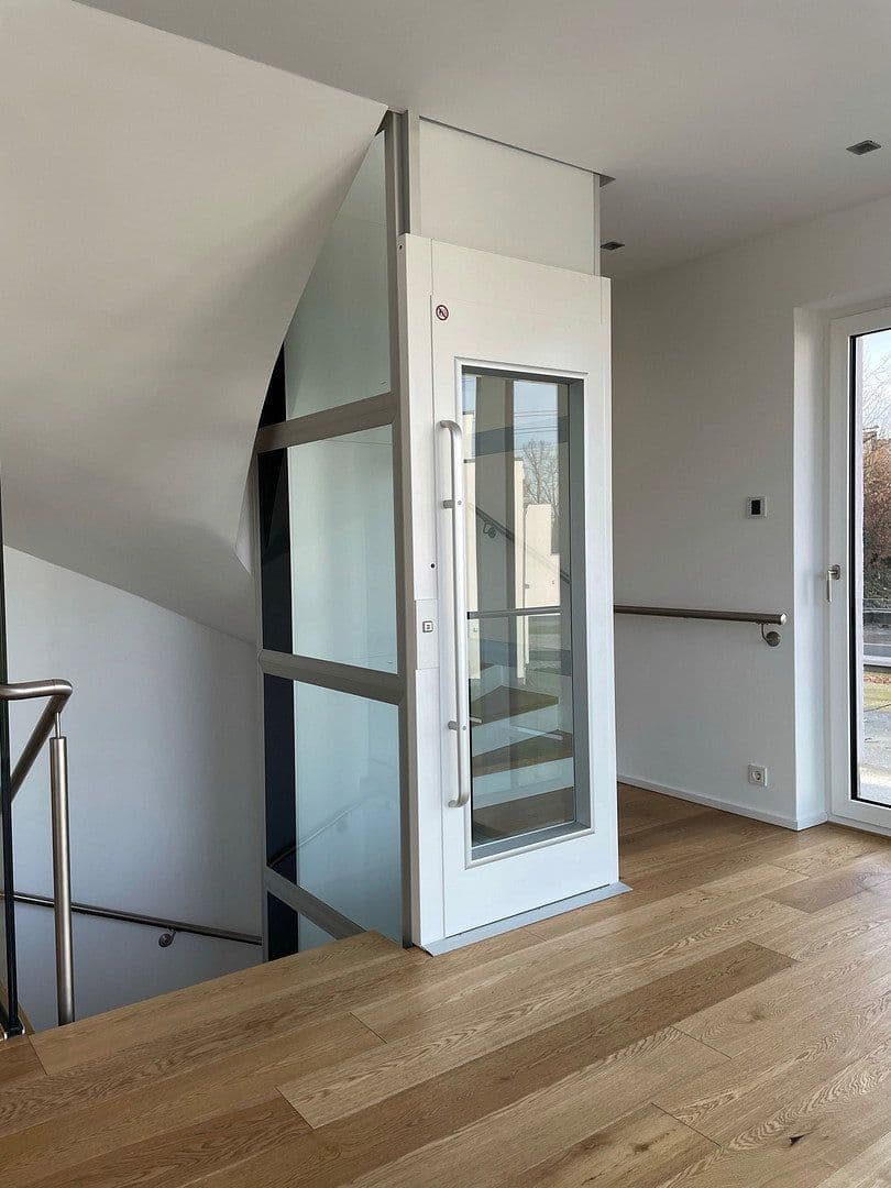 Pronájem bytu 3+1 183 m², Am Lohmühlensee 8, Duisburg, Severní Porýní-Vestfálsko Pronájem bytu 3+1 183 m², Am Lohmühlensee 8, Duisburg, Severní Porýní-Vestfálsko