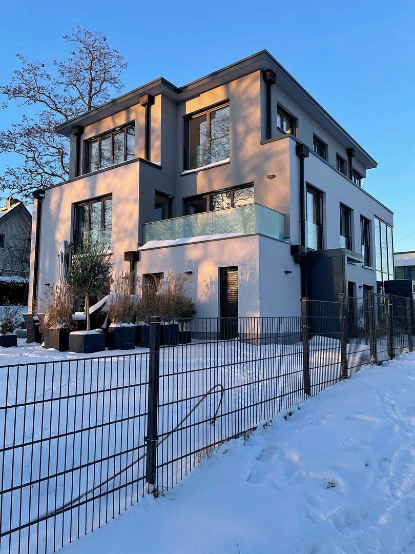 Pronájem bytu 3+1 183 m², Am Lohmühlensee 8, Duisburg, Severní Porýní-Vestfálsko Pronájem bytu 3+1 183 m², Am Lohmühlensee 8, Duisburg, Severní Porýní-Vestfálsko