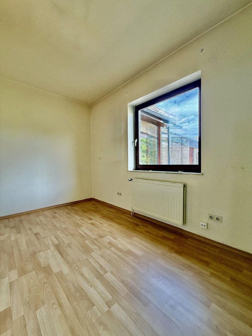 Prodej domu 152 m², pozemek 696 m², Weimarer Straße 2, Delmenhorst, Dolní Sasko Prodej domu 152 m², pozemek 696 m², Weimarer Straße 2, Delmenhorst, Dolní Sasko